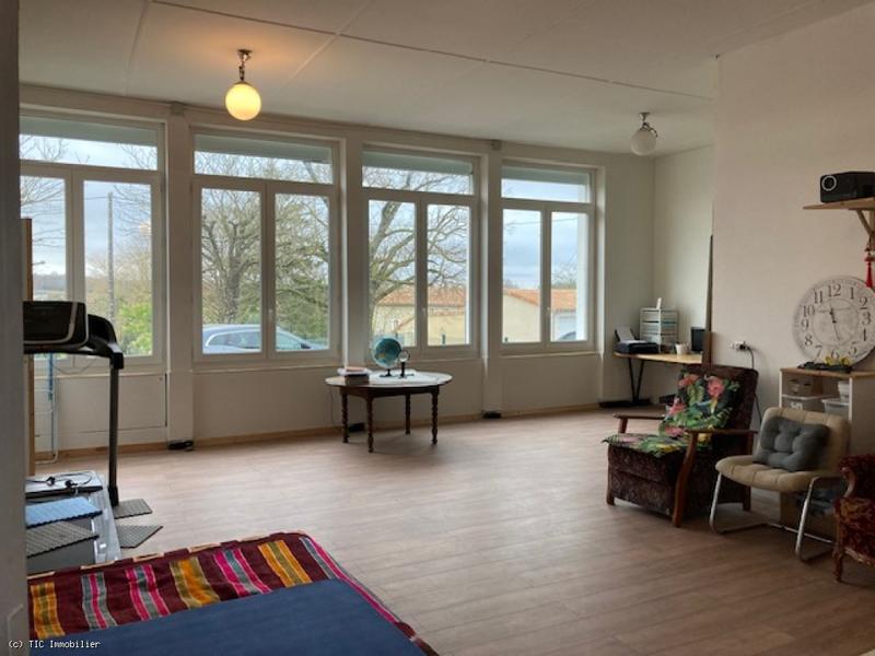 Demeure - 205 m² - 6 pièces