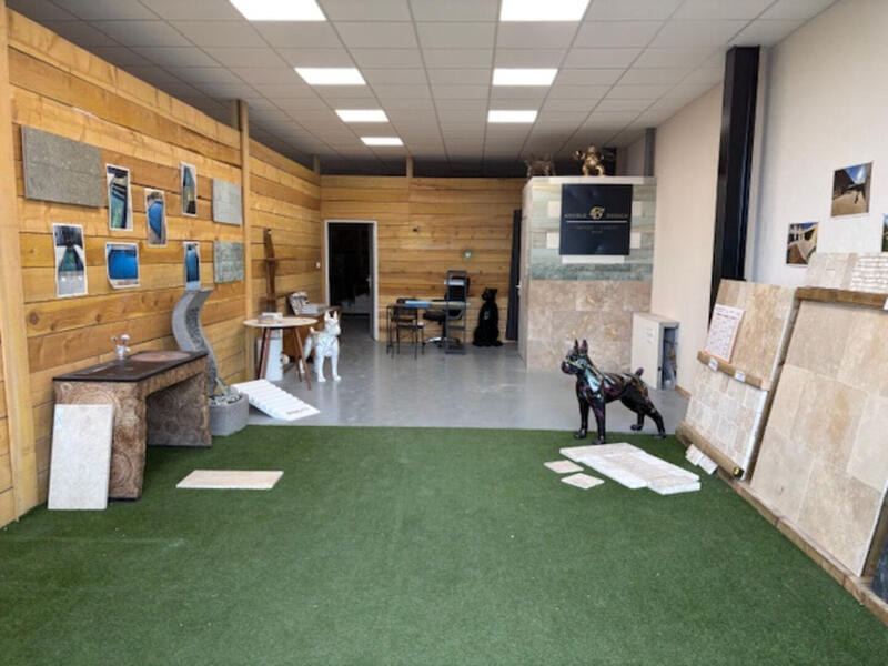 Local d'activité / Entrepôt - 858 m²