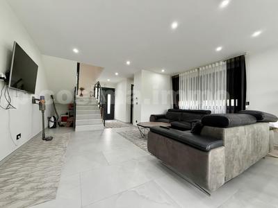 Villa - 95 m² - 5 pièces