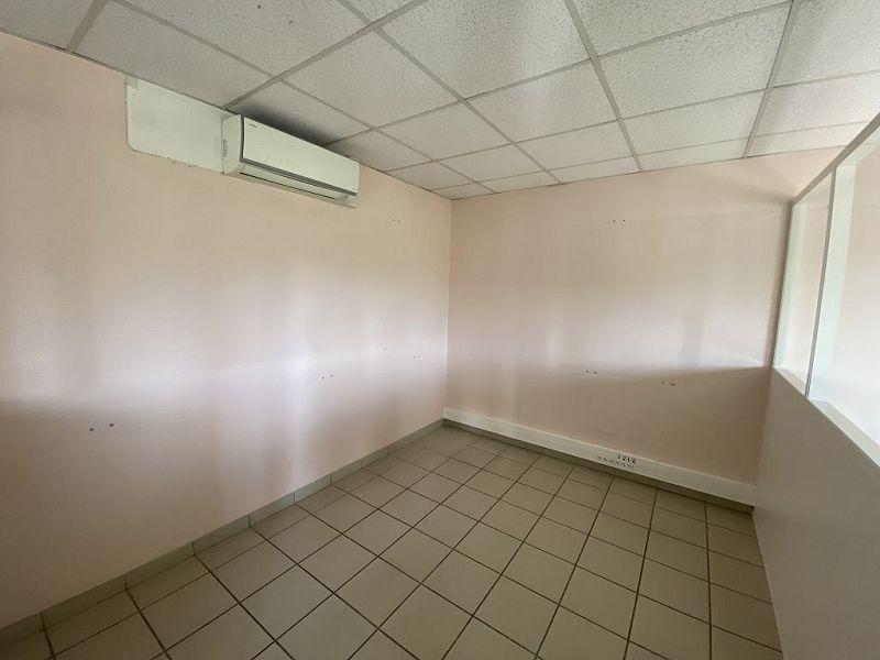 Local commercial - 330 m² - 4 pièces