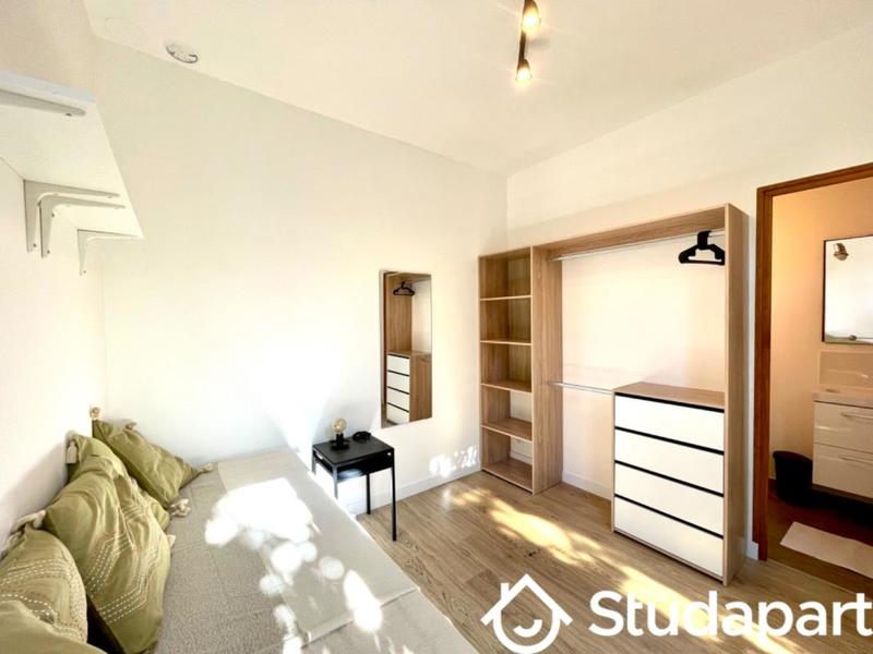 Chambre - 9 m² - 1 pièce