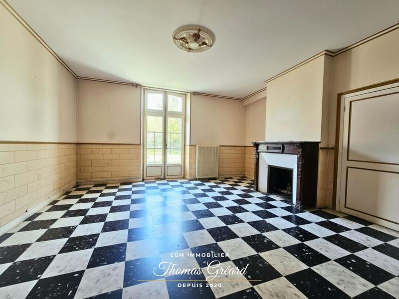 Maison - 250 m² - 7 pièces