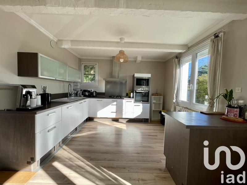 Maison - 205 m² - 8 pièces