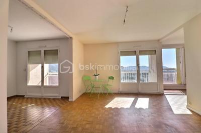 Appartement - 80 m² - 3 pièces