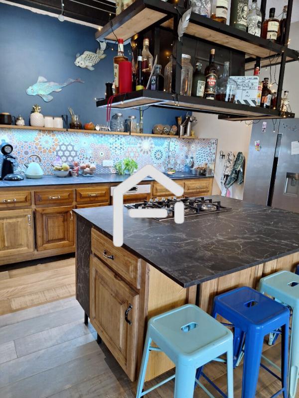 Demeure - 260 m² - 8 pièces