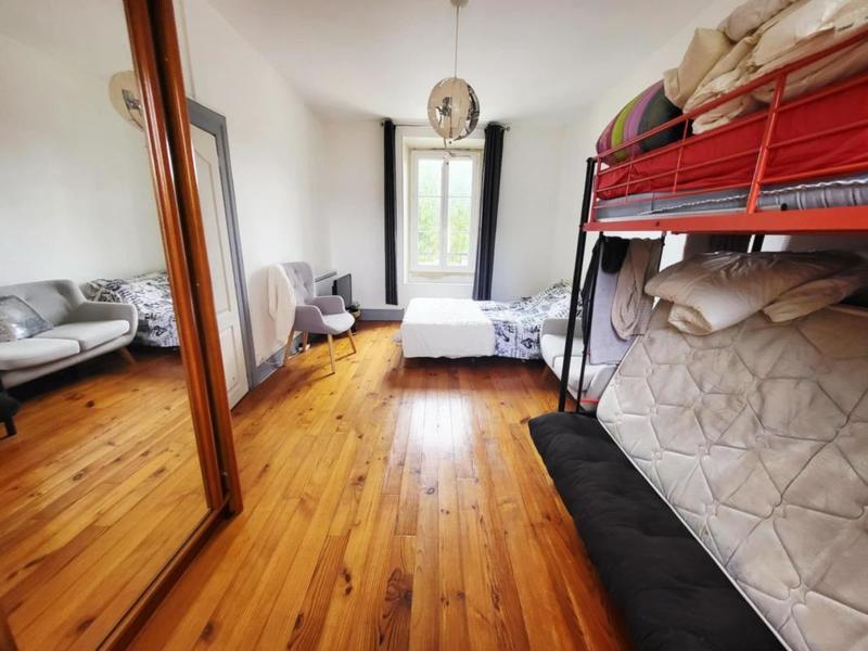 Maison - 180 m² - 7 pièces