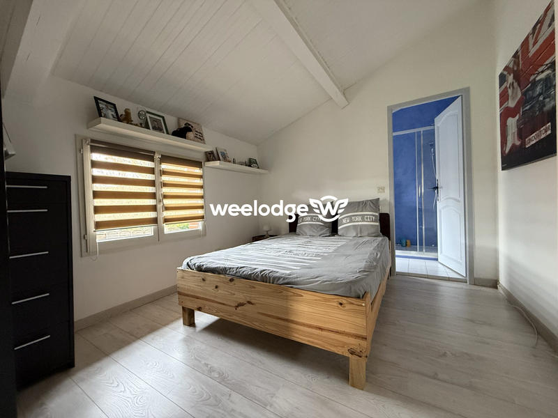 Maison traditionnelle - 207 m² - 6 pièces