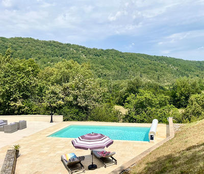 Maison - 202 m² - 5 pièces