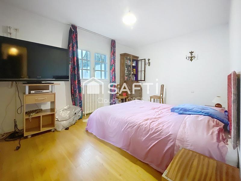 Maison - 242 m² - 10 pièces