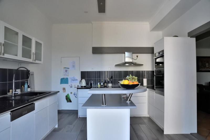 Maison bourgeoise - 250 m² - 6 pièces