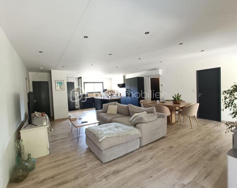 Maison - 121 m² - 5 pièces