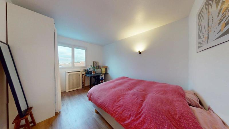 Appartement - 100 m² - 5 pièces