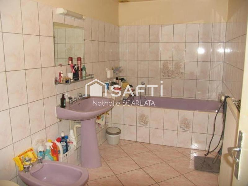 Maison - 180 m² - 7 pièces