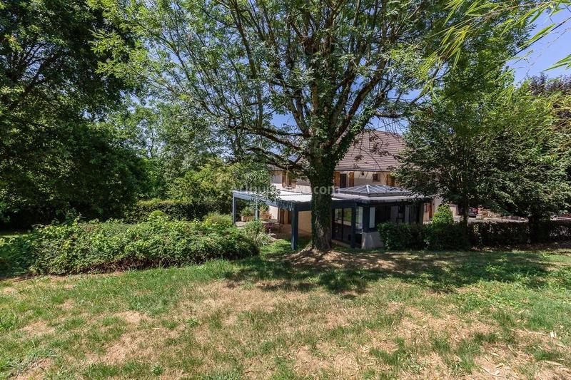 Maison - 164 m² - 12 pièces