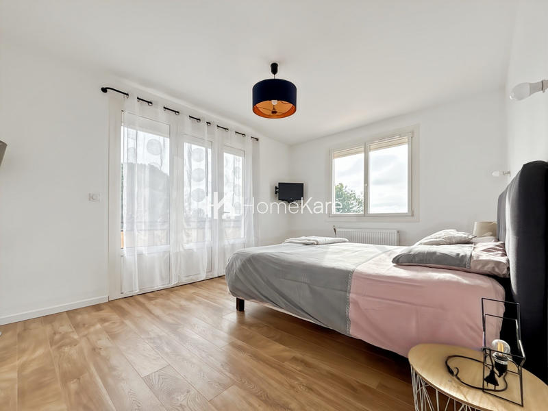 Maison - 211 m² - 6 pièces