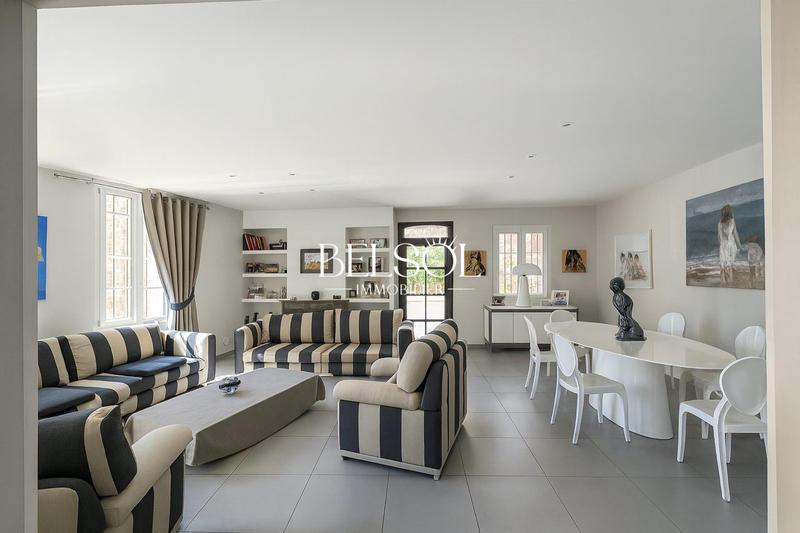 Maison - 458 m² - 7 pièces