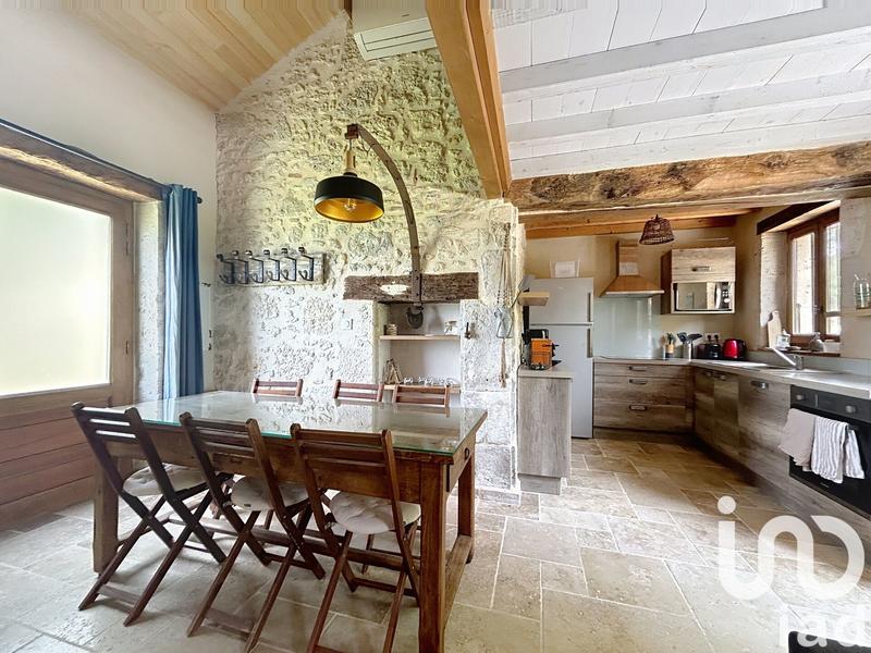 Maison - 872 m² - 22 pièces