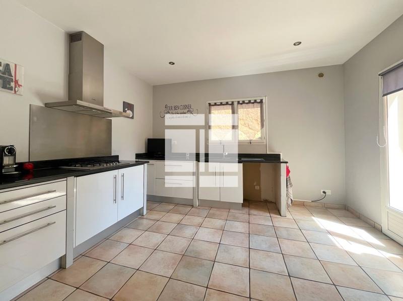 Villa - 207 m² - 8 pièces