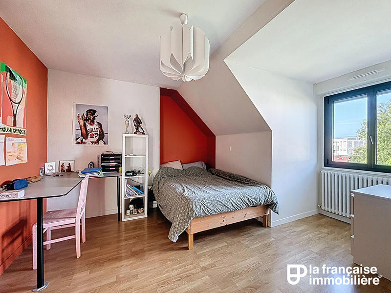 Maison - 181 m² - 8 pièces
