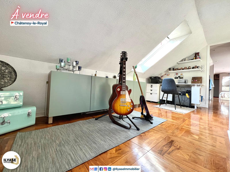 Maison - 182 m² - 7 pièces