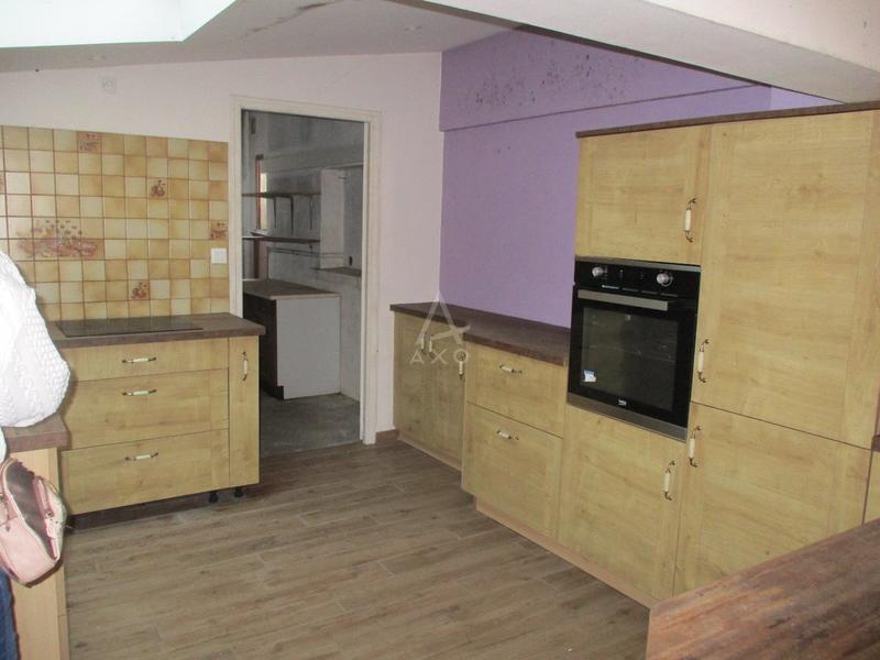 Maison - 258 m² - 9 pièces