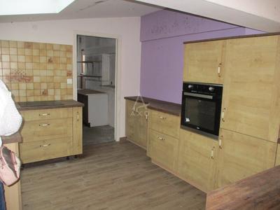 Maison - 258 m² - 9 pièces