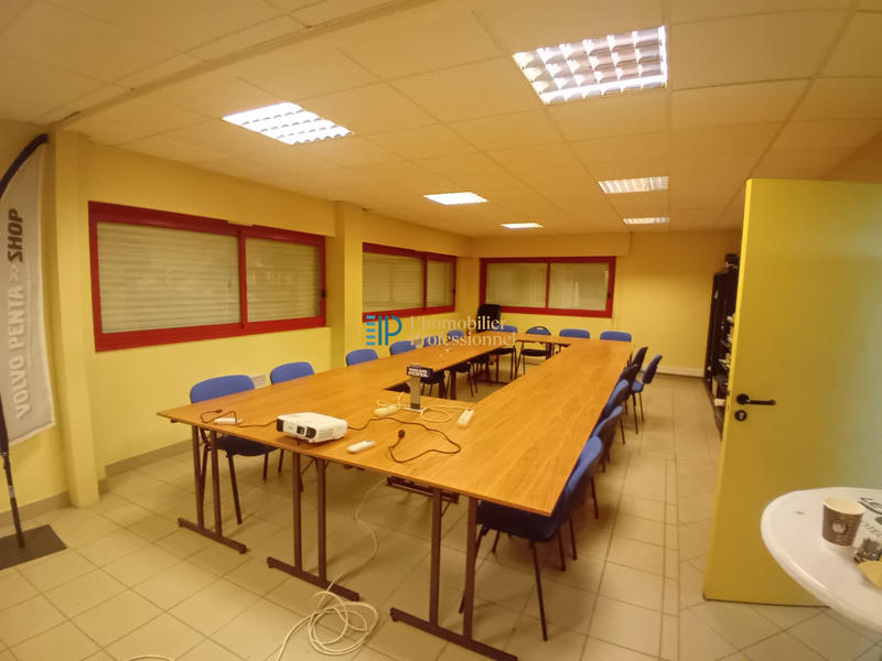 Local d'activités - 410 m²
