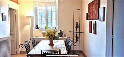 Maison - 237 m² - 9 pièces