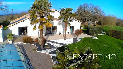 Propriété - 217 m² - 8 pièces