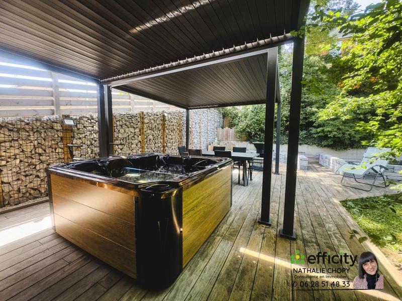 Maison - 199 m² - 7 pièces