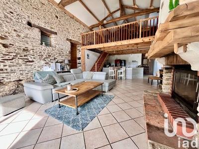 Maison - 212 m² - 5 pièces