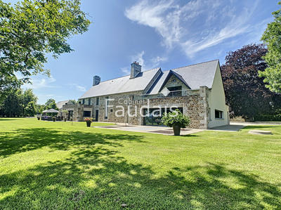 Propriété - 450 m² - 10 pièces