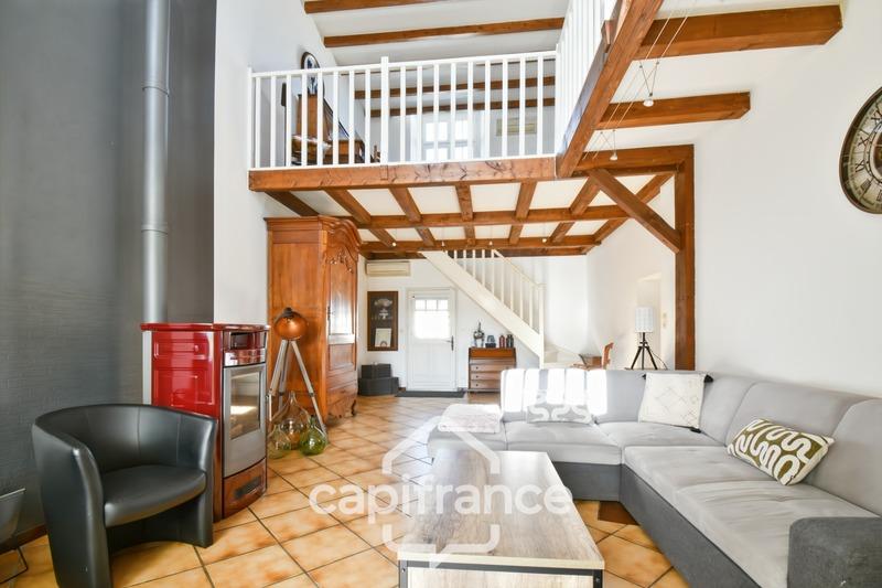 Maison - 268 m² - 10 pièces