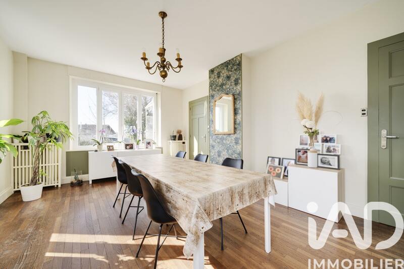 Maison - 195 m² - 6 pièces