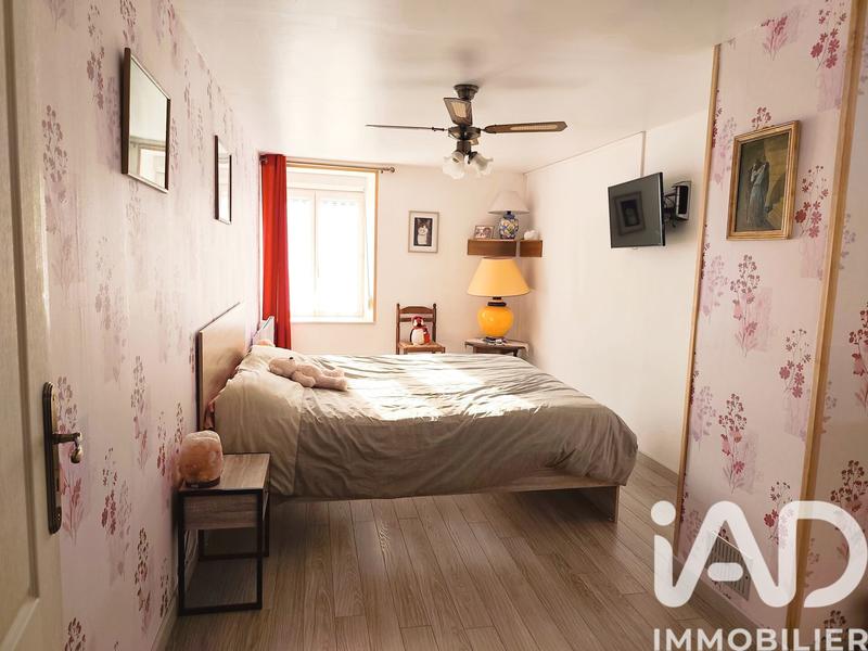 Maison - 230 m² - 6 pièces