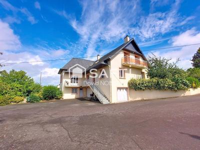 Maison - 230 m² - 7 pièces