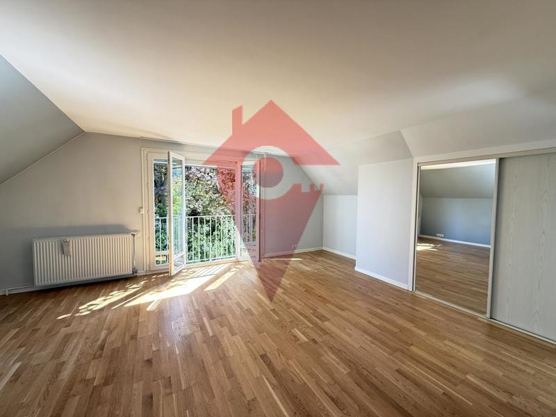 Maison - 194 m² - 8 pièces