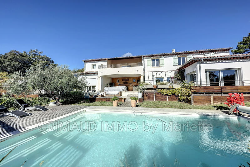 Maison - 320 m² - 13 pièces