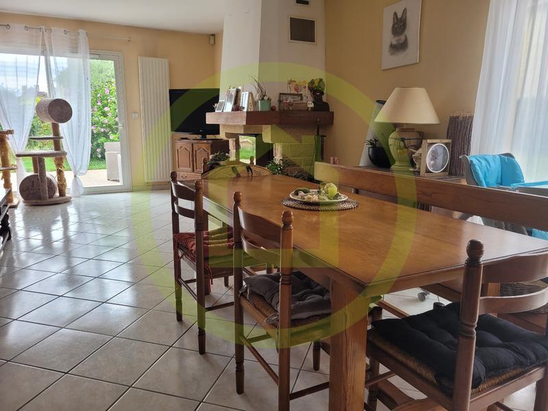 Maison - 180 m² - 8 pièces