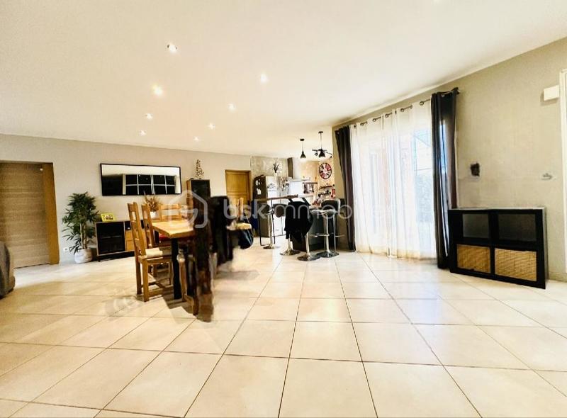 Maison traditionnelle - 107 m² - 5 pièces