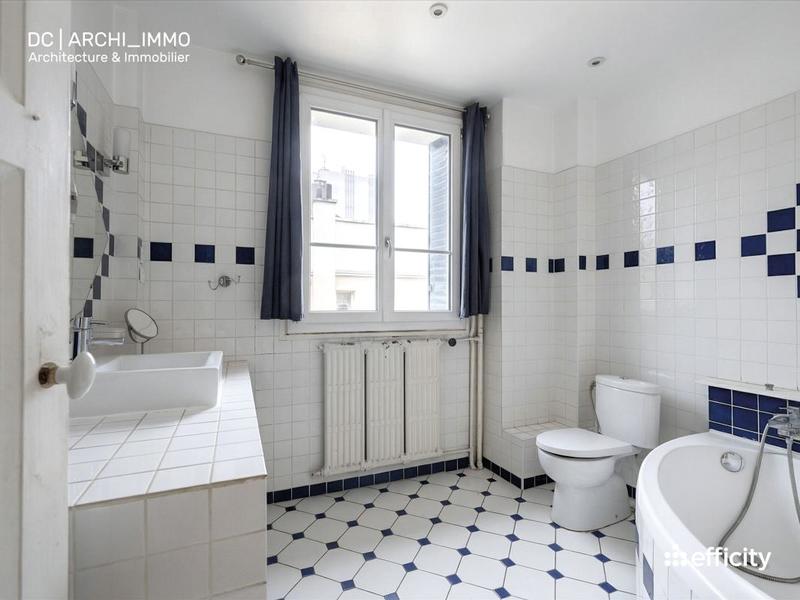 Maison - 296 m² - 9 pièces