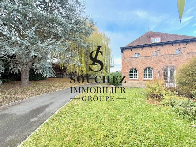 Maison - 352 m² - 10 pièces