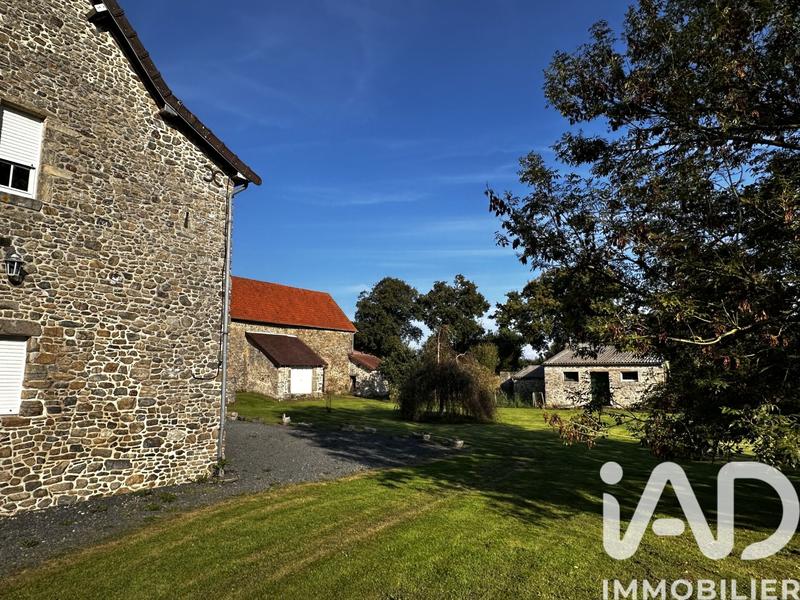 Maison - 202 m² - 6 pièces