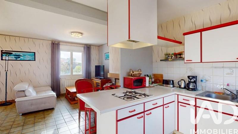 Maison - 90 m² - 5 pièces