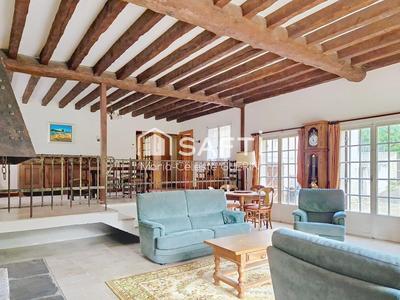 Maison - 248 m² - 7 pièces