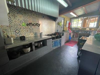 Maison - 180 m² - 6 pièces