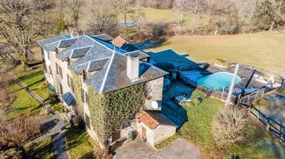 Maison - 285 m² - 12 pièces