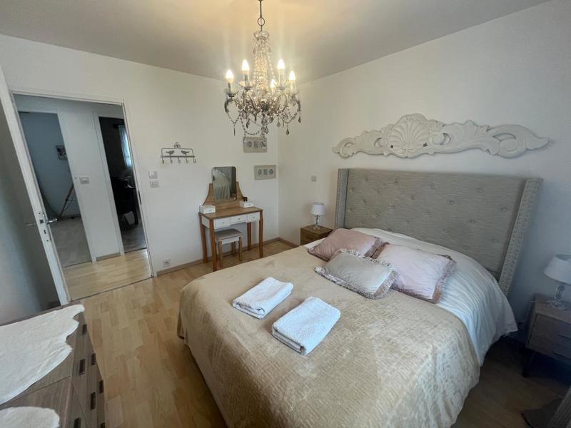 Propriété - 190 m² - 8 pièces