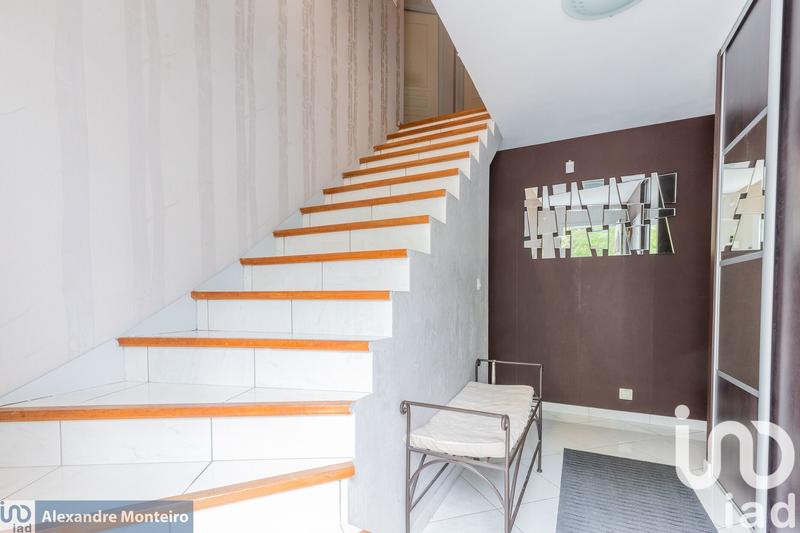 Maison - 180 m² - 8 pièces