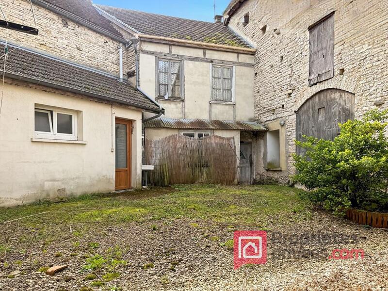 Maison - 400 m² - 15 pièces